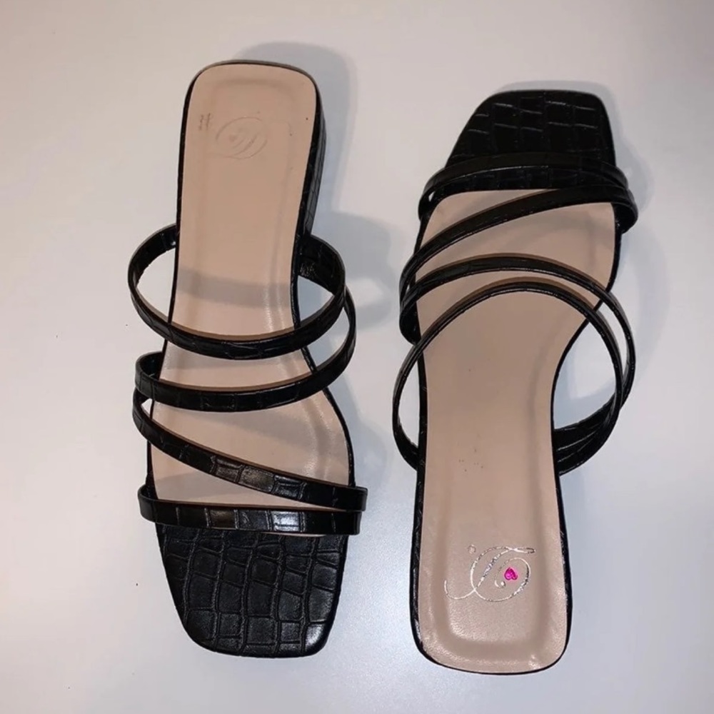 black strappy sandals